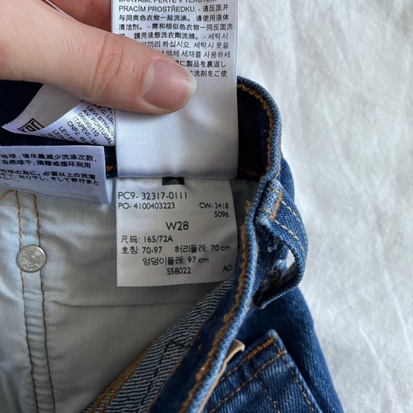 LEVI’S DENIM SHORTS - Picture 5 of 5